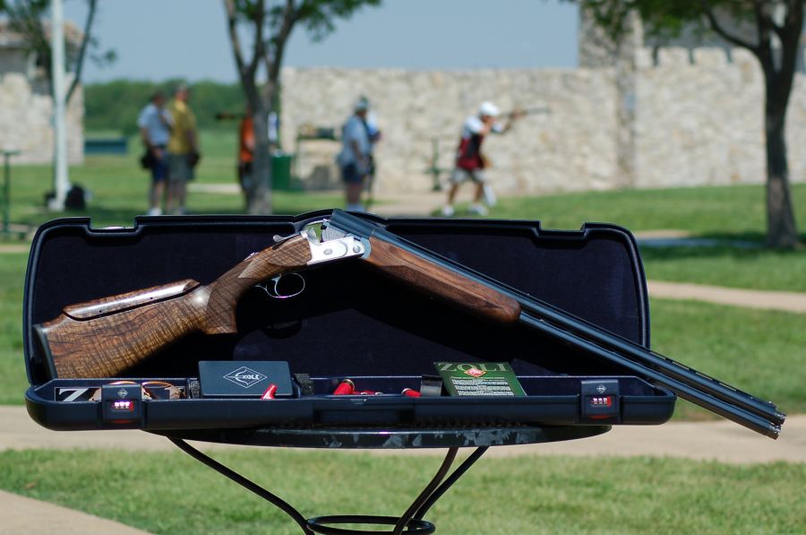 For those of you looking to find a good featured skeet gun, the one seen he...